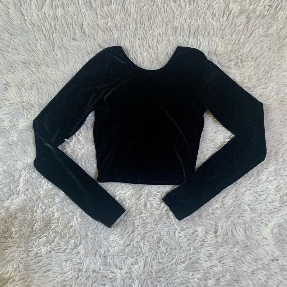 🦋Abercrombie velvet scoop back crop top